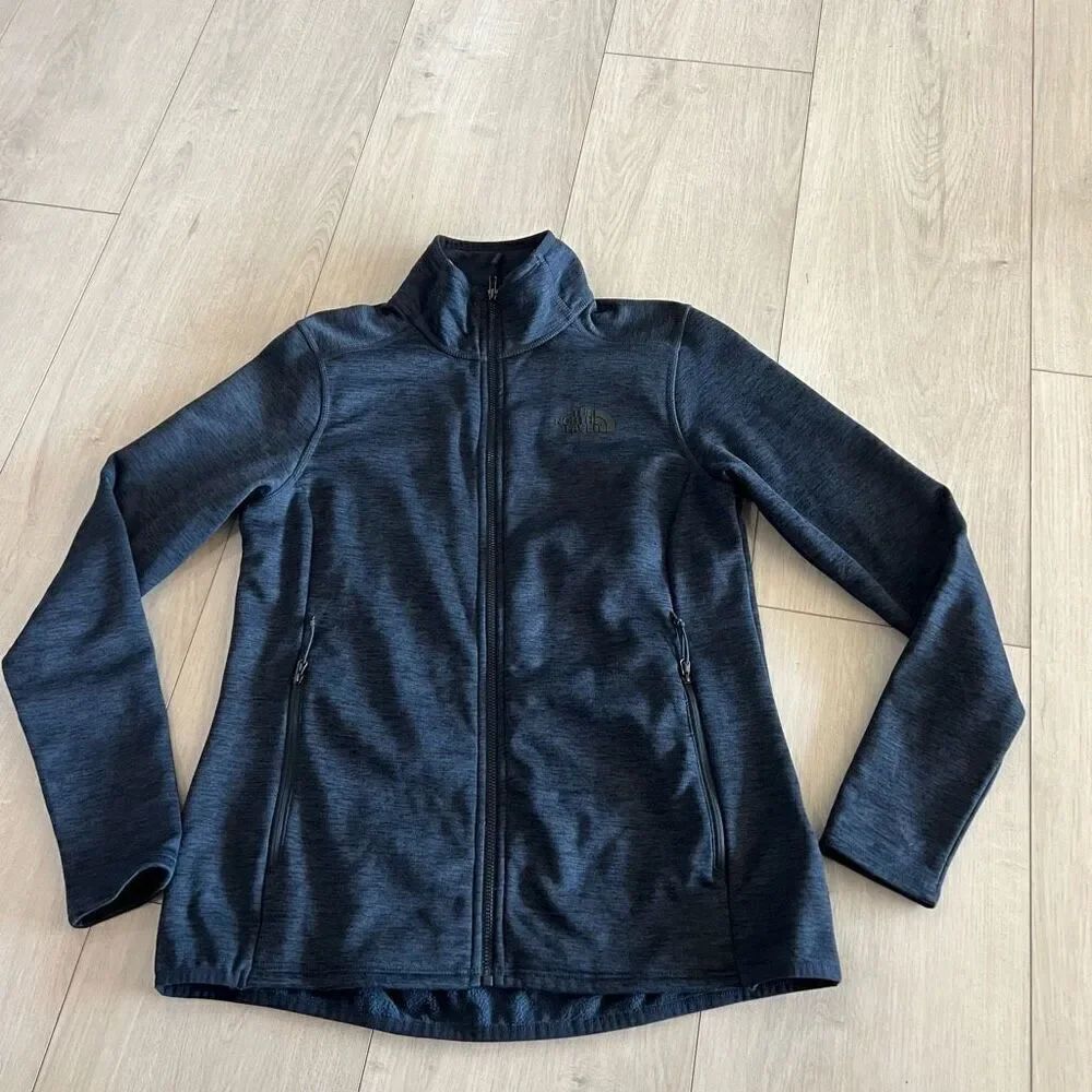 The north face women’s sweater size m
